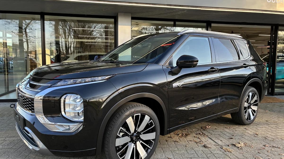 Mitsubishi Outlander — foto 1