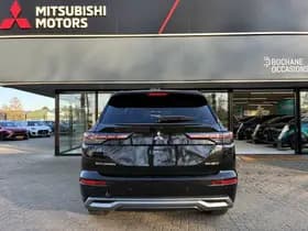 Mitsubishi Outlander thumbnail 4