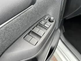 Toyota Yaris thumbnail 21