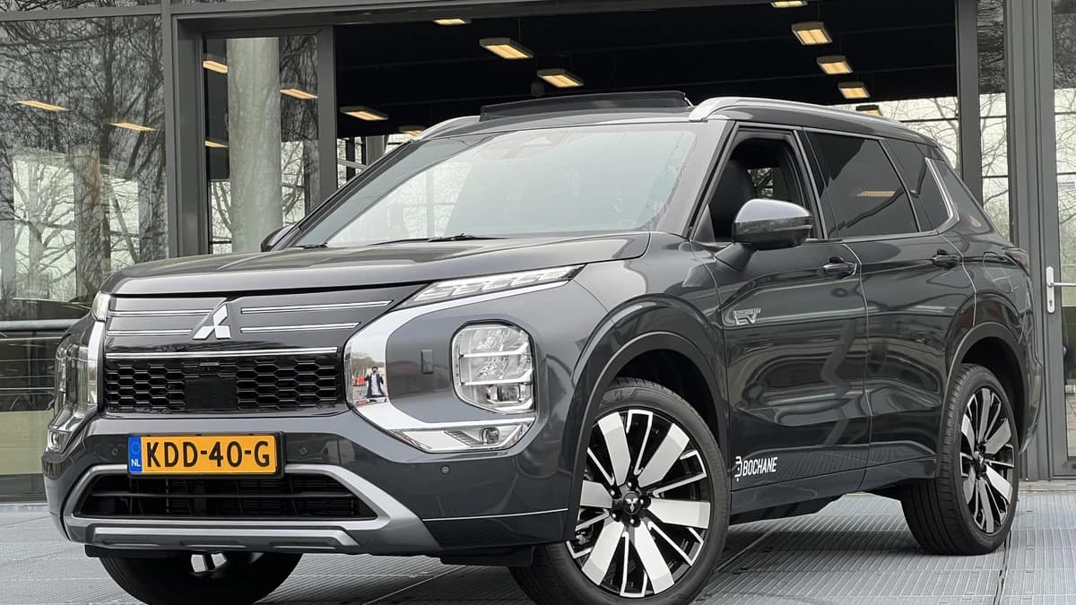 Mitsubishi Outlander — foto 1