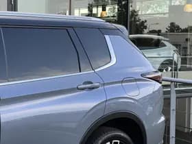 Mitsubishi Outlander thumbnail 16