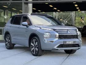 Mitsubishi Outlander thumbnail 4