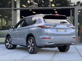 Mitsubishi Outlander thumbnail 5