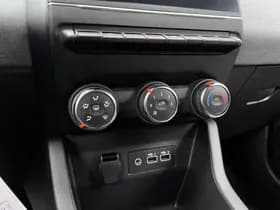 Renault Clio thumbnail 16