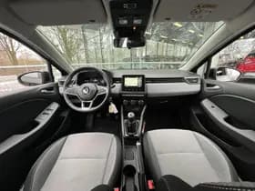 Renault Clio thumbnail 3