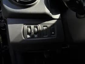 Renault Clio thumbnail 32