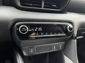 Toyota Yaris thumbnail 13