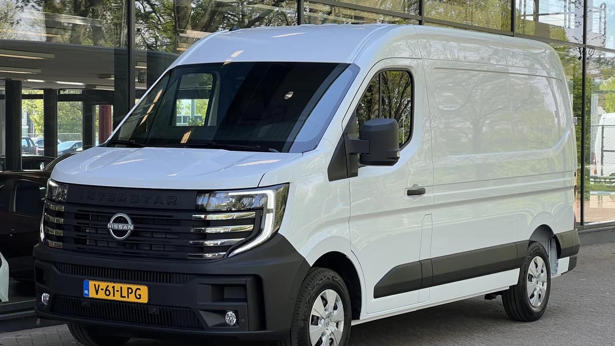 Nissan Interstar — foto 1