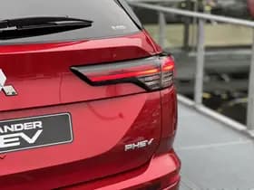 Mitsubishi Outlander thumbnail 16