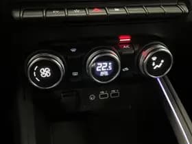 Renault Clio thumbnail 32