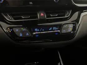 Toyota C-HR thumbnail 13
