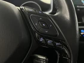 Toyota C-HR thumbnail 24