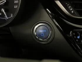 Toyota C-HR thumbnail 33