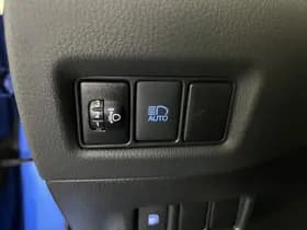 Toyota C-HR thumbnail 41