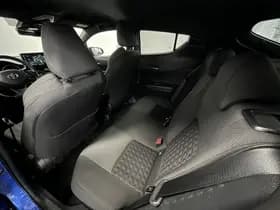 Toyota C-HR thumbnail 8