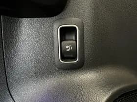 Mercedes-Benz GLA thumbnail 41