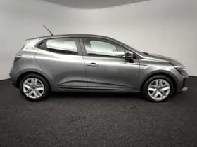 Renault Clio thumbnail 16