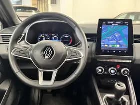 Renault Clio thumbnail 3