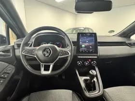 Renault Clio thumbnail 3