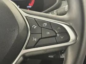 Renault Clio thumbnail 27