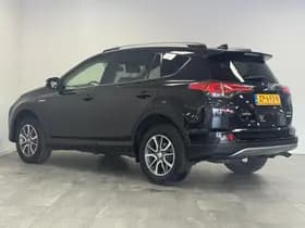 Toyota RAV4 thumbnail 6