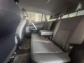 Toyota RAV4 thumbnail 8