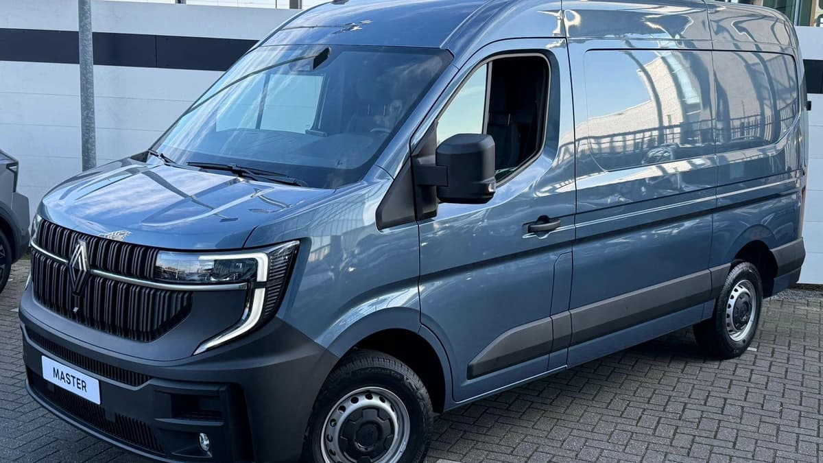 Renault Master — foto 1