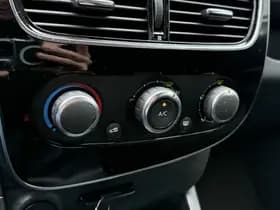 Renault Clio thumbnail 11