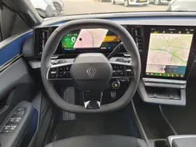 Renault Mégane E-Tech thumbnail 3