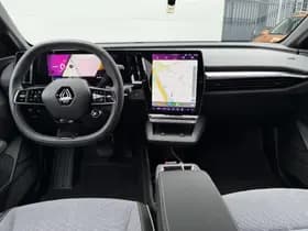 Renault Mégane E-Tech thumbnail 3
