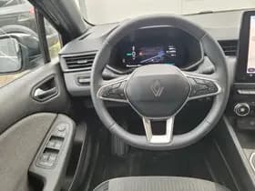 Renault Clio thumbnail 3