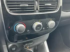 Renault Clio thumbnail 12