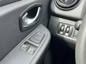 Renault Clio thumbnail 18