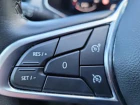 Renault Captur thumbnail 22