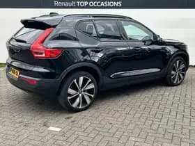 Volvo XC40 thumbnail 2