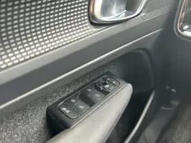 Volvo XC40 thumbnail 19