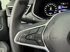 Renault Clio thumbnail 17