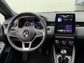 Renault Clio thumbnail 35
