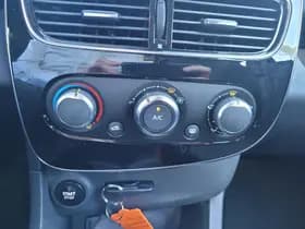 Renault Clio thumbnail 12