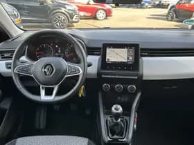 Renault Clio thumbnail 3