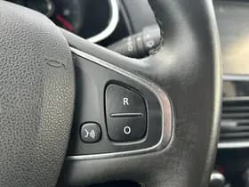 Renault Clio thumbnail 25