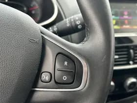 Renault Clio thumbnail 21