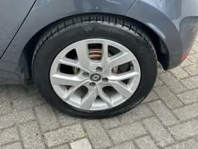 Renault Clio thumbnail 25