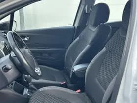 Renault Captur thumbnail 23