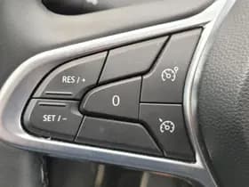 Renault Clio thumbnail 23