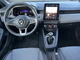 Renault Clio thumbnail 3