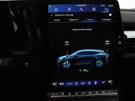 Renault Mégane E-Tech thumbnail 36