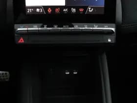 Renault Captur thumbnail 32