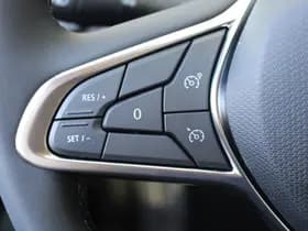 Renault Clio thumbnail 17