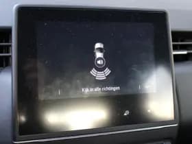 Renault Clio thumbnail 11